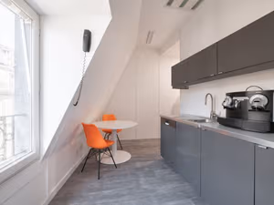 25 Person Private Office