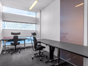 10 Person Private Office