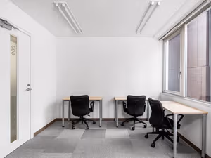 10 Person Private Office