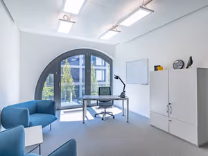 50 Person Private Office