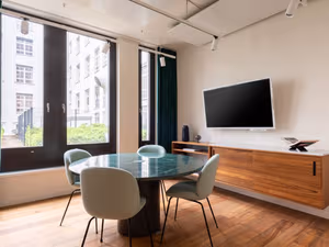 10 Person Private Office