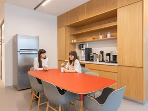 5 Person Private Office