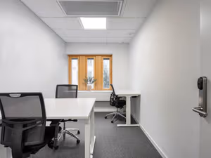 4 Person Private Office