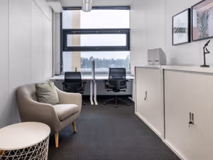 40 Person Private Office