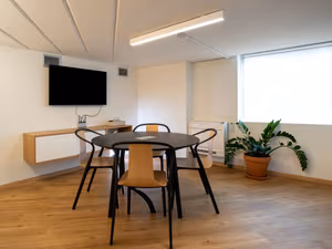 1 Person Private Office