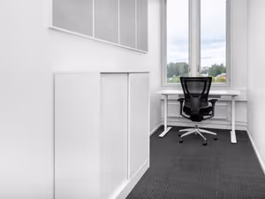 25 Person Private Office