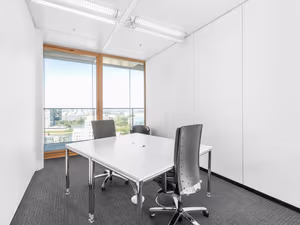 25 Person Private Office