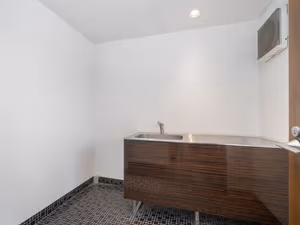 1 Person Private Office