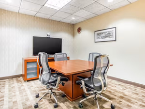 40 Person Private Office