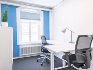 10 Person Private Office