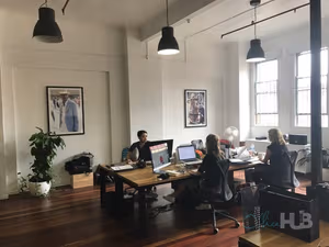 4 Person Shared Office