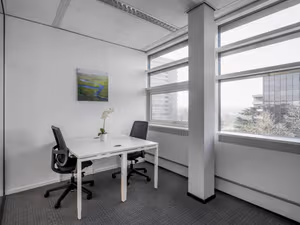 10 Person Private Office
