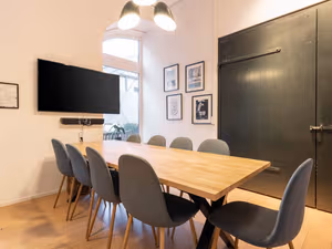 30 Person Private Office