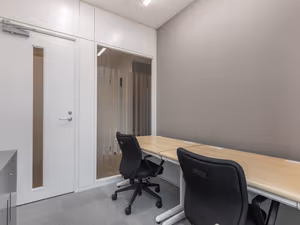 1 Person Private Office