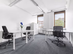 4 Person Private Office