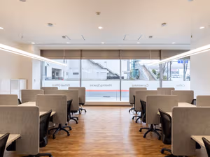 1 Person Coworking Desk