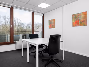 4 Person Private Office