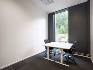 1 Person Private Office