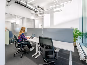 1 Person Private Office