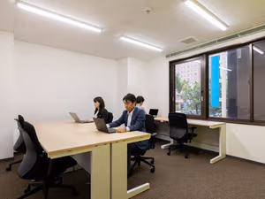 4 Person Private Office