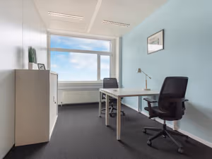 5 Person Private Office