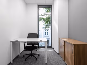 7 Person Private Office