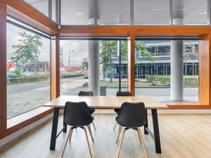 4 Person Private Office