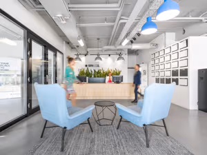 10 Person Private Office