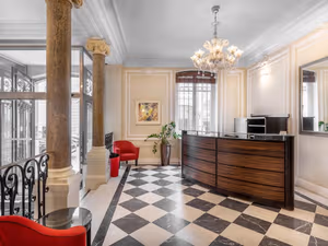 5 Person Private Office