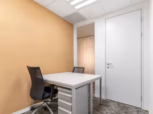 1 Person Private Office