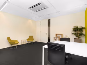 30 Person Private Office