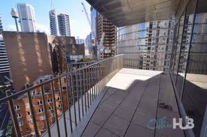 4 Person Shared Office