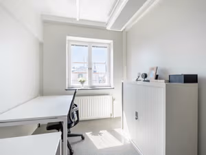 1 Person Coworking Desk