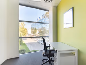40 Person Private Office