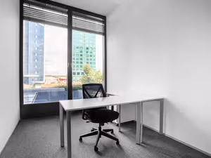 5 Person Private Office