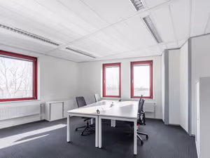 4 Person Private Office