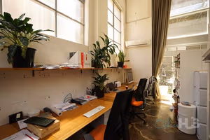 8 Person Private Office