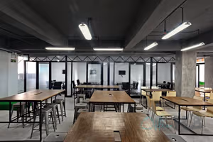 4 Person Coworking Desk