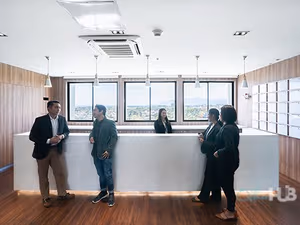 11 Person Private Office
