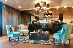 1 Person Shared Office