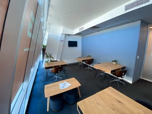 6 Person Shared Office