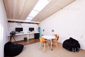 8 Person Shared Office