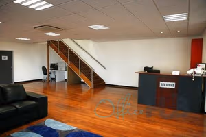 3 Person Shared Office