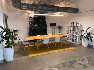 3 Person Shared Office