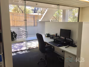 1 Person Shared Office