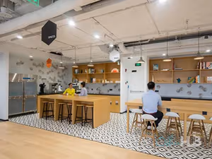 7 Person Private Office