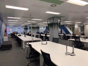 3 Person Shared Office
