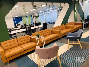 4 Person Shared Office
