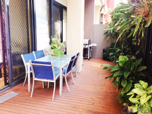 1 Person Shared Office