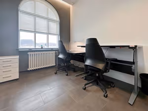 7 Person Private Office